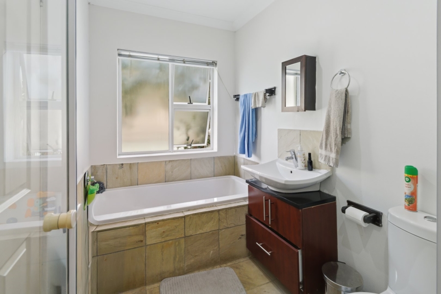 4 Bedroom Property for Sale in Harbour Island Western Cape